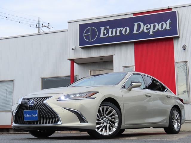 R1年6月レクサスES300hVerL 走行3.2万キロ 検8年6月 1オナ 黒革SR パノラミックV PKSB BSM カラHUD Dミラ ITS AHS 後席AC 禁煙車 TVジャンパ 縞杢ウッド リヤ5面B AC1500W パワトラ 3眼LED 専用18AW