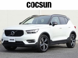 ボルボ XC40 T4 AWD Rデザイン 4WD レザー/ヌバックコンビシート　シートヒー