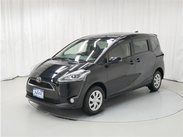大きすぎず、小さすぎず、運転もしやすくシートアレンジも多彩で、どの世代の方にも気に入っていただけるお車です♪