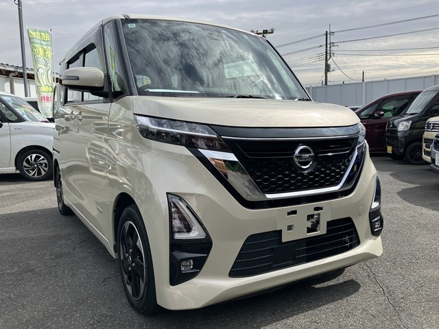 新生オート飯能では☆軽届出済未使用車☆をメインに扱っております！ご希望のカラーやグレードでのご紹介もできますので、お気軽にお問い合わせください！