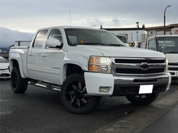 シボレー シルバラード クルーキャブLT4WD 20インチAW　マッドタイヤ