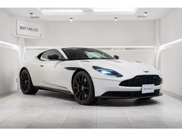 アストンマーティン DB11 AMR 左H/カーボンファイバーエクステリア/プレ