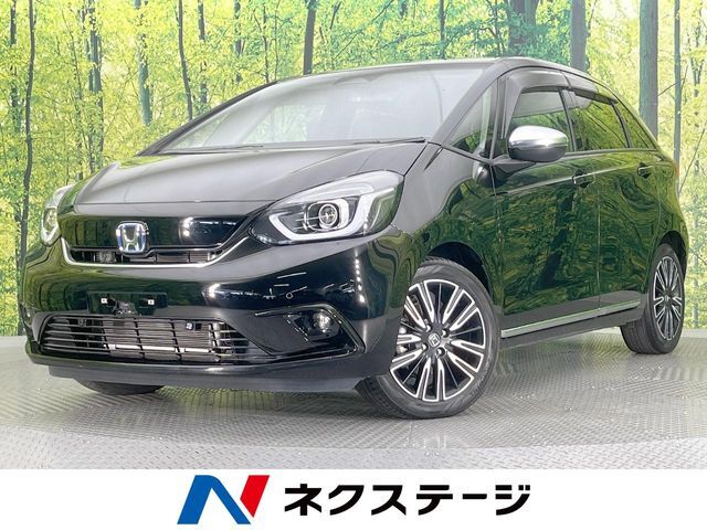衝突被害軽減システム　レーダークルーズ　禁煙車　ハーフレザーシート