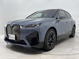 BMW iX M60 4WD 全国2年保証PルーフB＆Wレーザーライト