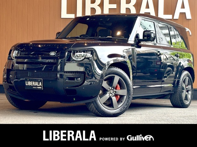 当店人気車両「ランドローバー ディフェンダー110　110X 3.0L D300 4WD」が入庫致しました。人気装備が装着された満足度の高い1台となっております。