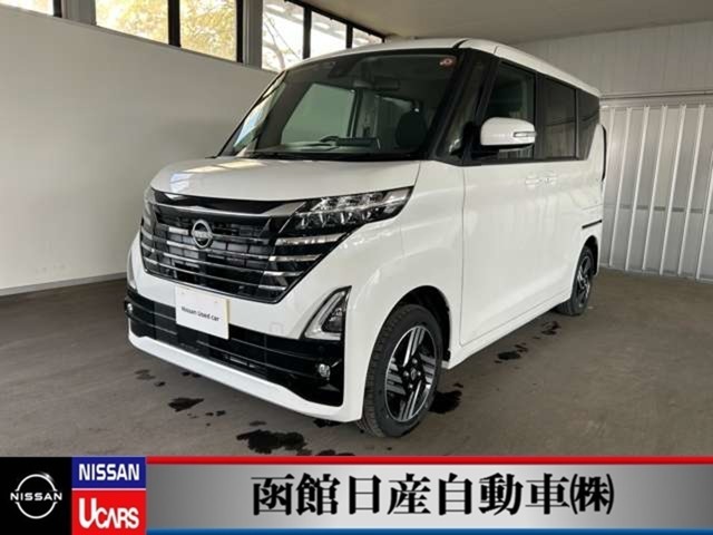 日産「ルークス」天井も高いので圧迫感を感じさせません。