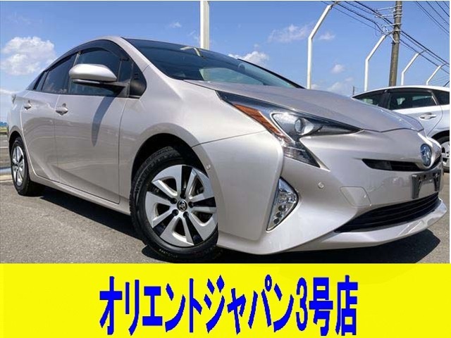 走行距離7.5万キロのプリウス1.8Aになります！！