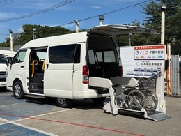トヨタ ハイエースバン 2.0 ウェルキャブ Bタイプ ロング ウェルキャブB　パノラマモニター