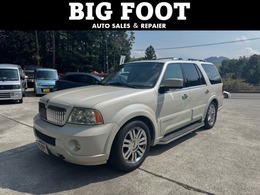 リンカーン ナビゲーター 左ハンドル4WD 