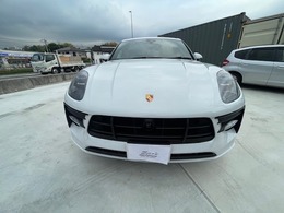 ポルシェ マカン GTS PDK 4WD 