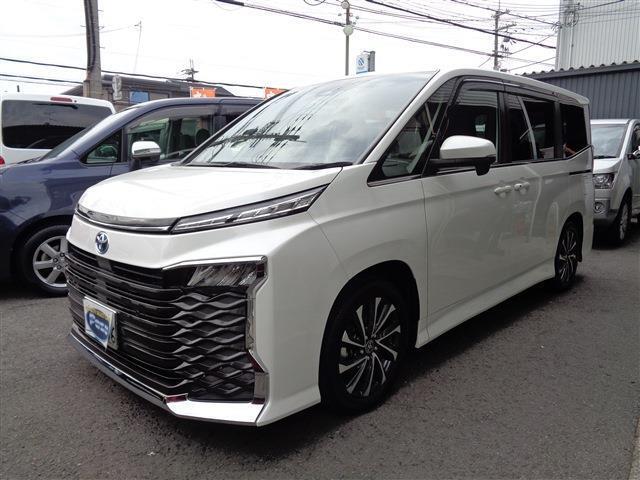 R5年ヴォクシーHV　S-Z入荷しました