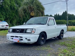 日産 ダットサン 2.0 DX セミロングボディ 5速マニュアル車 最大積載量1000kg