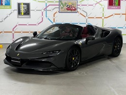 フェラーリ SF90スパイダー F1 DCT E4WD OP1458　内装ボルドー