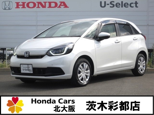 弊社レンタカーアップ車両入庫しました。フィットe：HEVホーム入庫しました。お手頃価格になっていますので、お気軽にお問い合わせください。