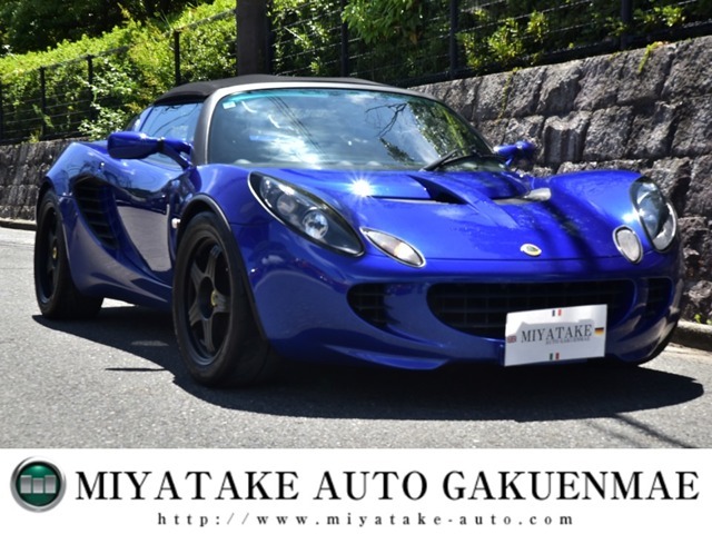 ミッドシップに搭載されるエンジンは、1800cc 直列4気筒DOHC16バルブ136馬力を発生するトヨタ製1ZZ-GE VVTL（可変バルブタイミング）付き