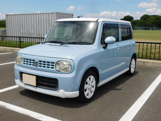 ツートンカラーにスポイラー付きの可愛いラパンです☆