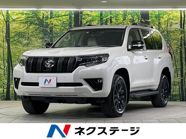 サンルーフ　7人乗り　純正9型ナビ　全周囲カメラ　衝突軽減装置