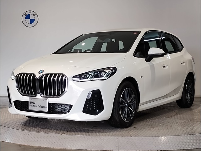 BMW218iアクティブツアラーMスポーツ　アルピンホワイト☆ヘッドアップディスプレイ☆シートヒーター☆アクティブクルーズコントロール☆アップルカープレイ☆全周囲カメラ☆電動トランク☆衝突軽減ブレーキ