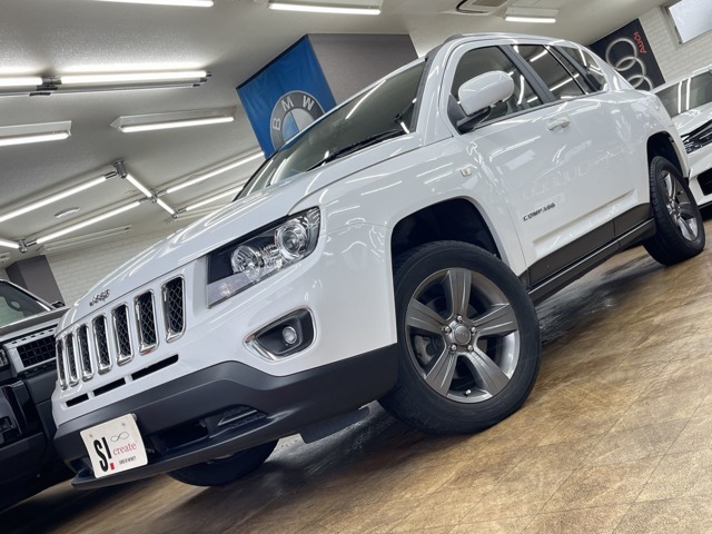 限定車　4WD　社外ディスプレイオーディオ　バックカメラ　Bluetooth　CD　DVD　サンルーフ　ハーフレザーシート　ETC　純正17AW　禁煙車　スペアキー