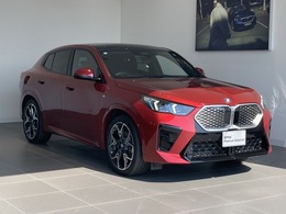 BMW iX2 xドライブ30 Mスポーツ 4WD パノラマサンルーフ　20インチアルミホイー
