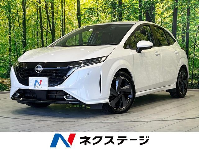 禁煙車　ハーフレザーシート　ドラレコ　コーナーセンサー　スマートキー