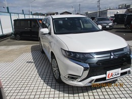 三菱 アウトランダーPHEV 2.4 G プラスパッケージ 4WD ナビ　ETC付4WD
