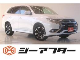 三菱 アウトランダーPHEV 2.0 G プレミアムパッケージ 4WD 電気温水式ヒーター