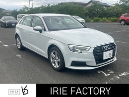 アウディ A3スポーツバック 30 TFSI バーチャルコックピット女性ワンオーナー