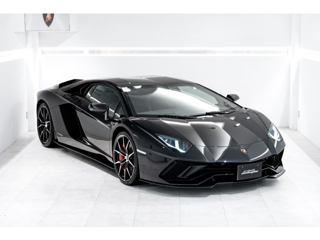 ランボルギーニ アヴェンタドール 黒の中古車 - carview!