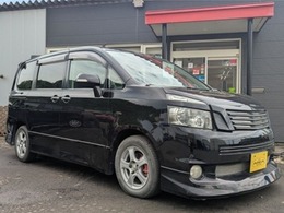 トヨタ ヴォクシー 2.0 ZS 4WD 両側パワースライドドア　プッシュスタート