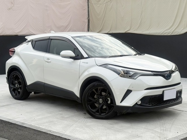 全車速アダプティブクルーズコントロール付き♪先行車との車間距離を検知し、設定速度範囲内で、先行車の車速に応じて速度を調節し全車速追従走行します