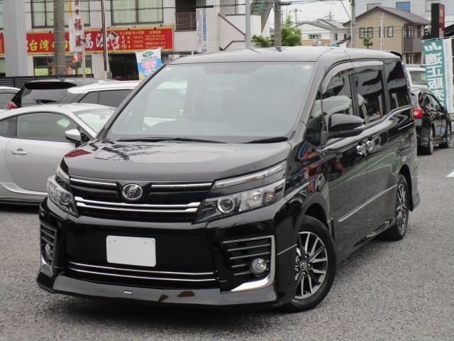 お支払総額は名義変更や納車前法定整備に加え税金などが含まれております。当店所轄の春日部ナンバー登録以外のお客様に関しましては別途管轄外登録費が加算されます。