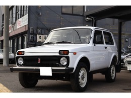 ラーダ ニーヴァ 4×4　マニュアル5速　左ハンドル　1600 