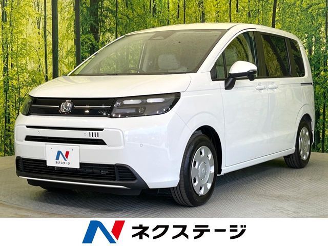 登録済未使用車　純正8型ディスプレイオーディオ　バックカメラ