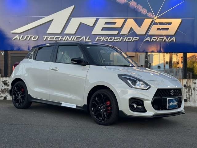 限定車両　登録済み未使用車　限定ヒートグラデーションパネル　限定グロスシルバーステアリング　限定赤色キャリパー　限定ブラックホイール　ホワイトブラックツートンカラー　純正ビルトインETC　6MT