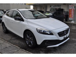 ボルボ V40クロスカントリー T5 4WD 4WD・ナビTV・革シート・衝突軽減システム