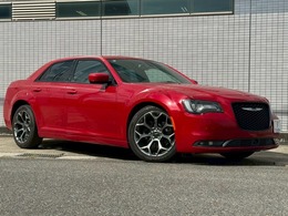 クライスラー 300 S 黒革シート　Beatsサウンド純正20インチAW