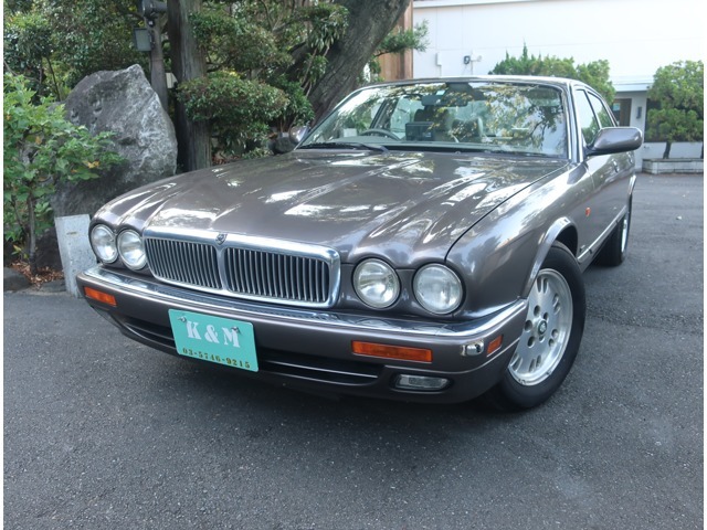 当店は東京都品川区で創業25年になる「輸入車」「旧車」のセレクトショップです。法定整備と保証付きですので遠方のお客様も安心してご利用ください。業販も可能です。お気軽にお問い合わせください。