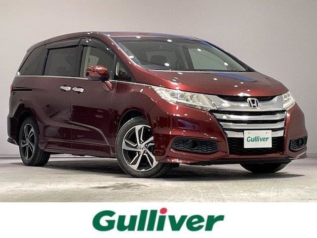 お車を右斜め前から見るとこのような感じです。ヘッドライトの形やグリル等顔つきを確認できます。