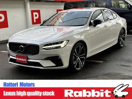 ボルボ S90 リチャージ アルティメット T8 AWD プラグイン ハイブリッド 4WD ハーマンカードン　サンルーフ　エアサス