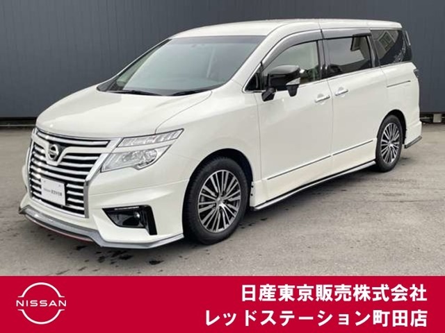 日産のミニバン、エルグランドが入ってきました。