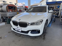 BMW 7シリーズ 740i Mスポーツ 茶革サンルーフACC　HUD　BSM