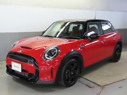 ミニ ミニ クーパーS 5ドア プレミアムプラスパッケージ DCT 認定中古車輌　禁煙ワンオーナー整備記録簿