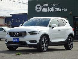 ボルボ XC40 T4 AWD インスクリプション 4WD 