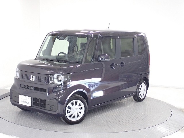 こちらの車両は当社が試乗などで使用していましたデモカーとなります。内外装ともコンディションが良く、走行距離も少なめで、きっちりメンテナンスされています。車検期間もまだたっぷり残っています。
