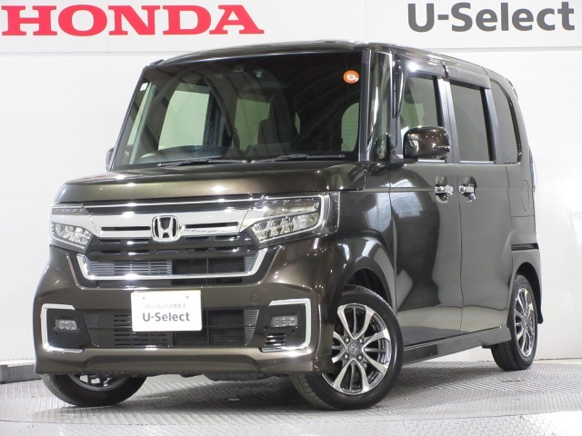 ワンオーナー車のN-BOXカスタム (L)が入庫です。2025年、24年、23年、22年に当社自社工場にて法定点検を実施しております。過去の整備は整備記録簿での確認ができます。