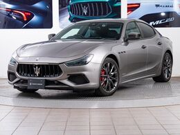 マセラティ ギブリ グランスポーツ 認定保証2年付　サンルーフ　ネリッシモカ