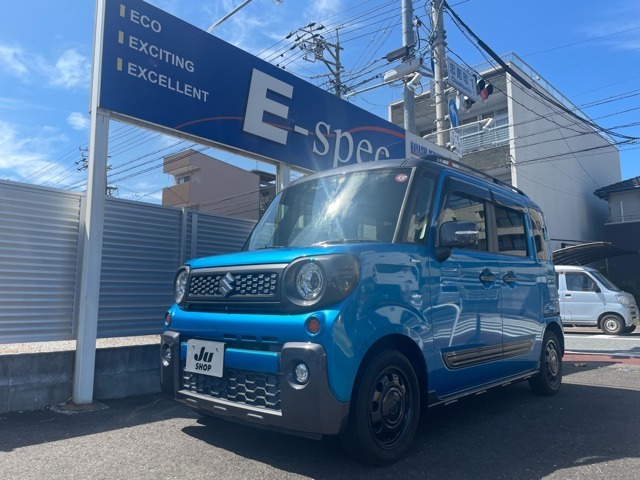 鮮やかなブルーとグレールーフのツートンカラーです！衝突被害軽減ブレーキ、全方位モニター、両側電動スライドドアなどなど装備充実です！