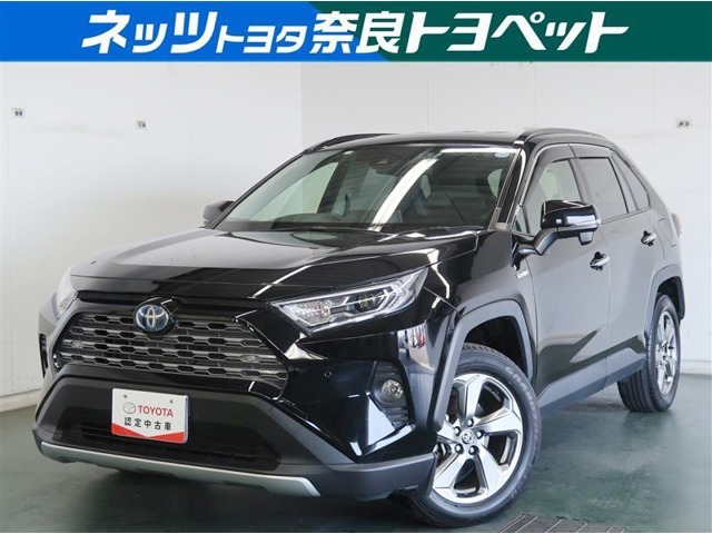 オフロードを軽快に走破するクロスオーバーSUVのRAV4！