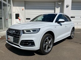アウディ Q5 2.0 TFSI クワトロ スポーツ 4WD アシスタンスパッケージ　Slineパッケージ